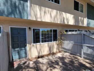 6608 Sueno #5 front patio