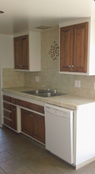 Kitchen w/ dishwasher