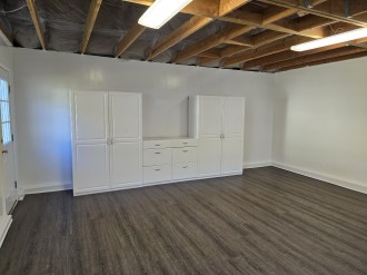 Garage inside2